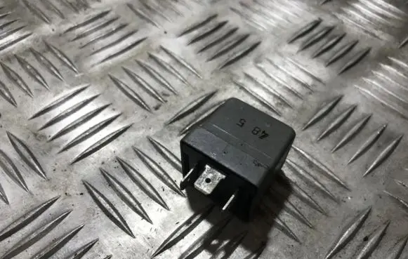 Peugeot 106 Other relay 2042103 73385