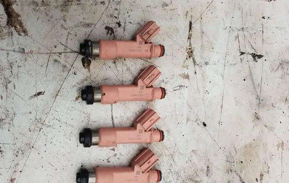 Toyota Yaris Fuel injector 2325021091