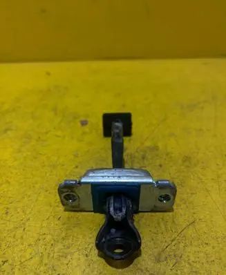 Hyundai i30 Rear door check strap stopper 
