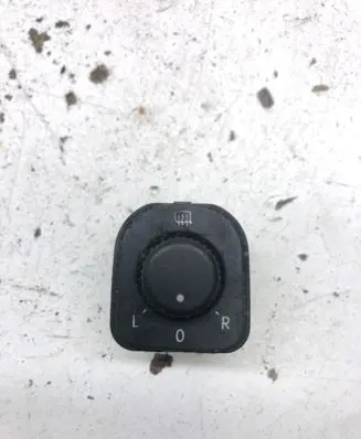Volkswagen Golf Plus Wing mirror switch 1K0959565H