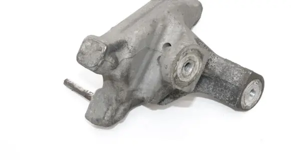 Honda CR-V Engine mounting bracket