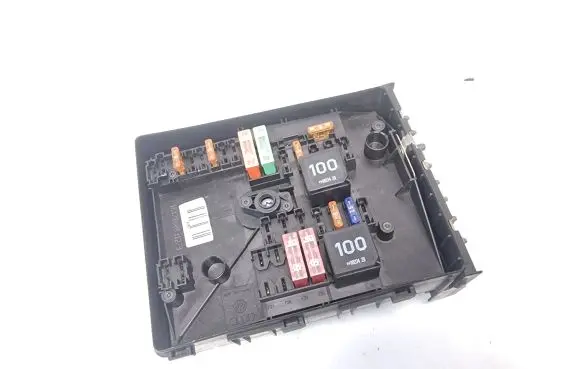 Audi A3 S3 A3 Sportback 8P Fuse module 1K0937125A