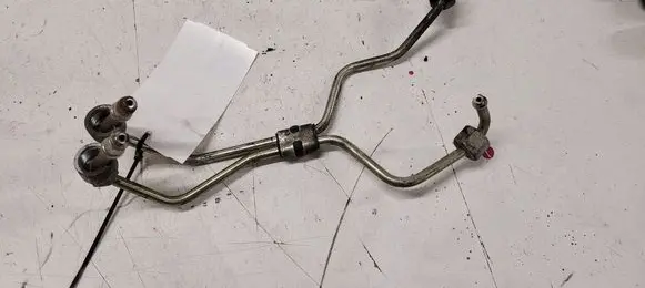 Volvo V70 Fuel line pipe