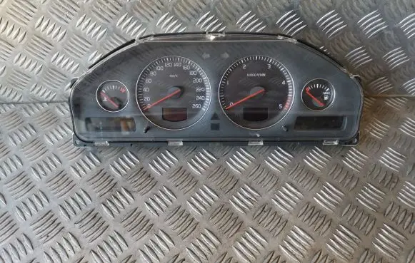 Volvo S60 Speedometer (instrument cluster) 30682277 69594220T 8602885