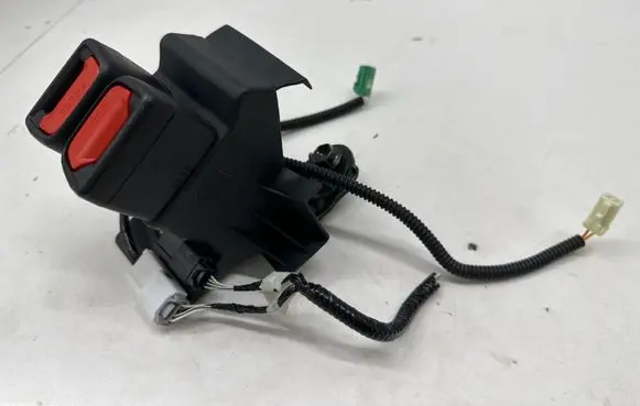 Toyota RAV 4 (XA50) Rear seatbelt buckle