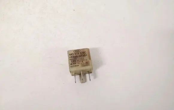 Volkswagen PASSAT B5 Other relay 443919578C PA66GF30