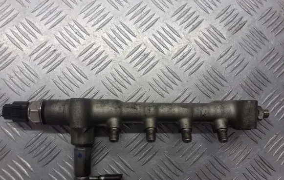Opel Astra H Fuel main line pipe