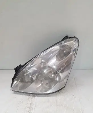 Toyota Corolla Verso E121 Headlight/headlamp 3124
