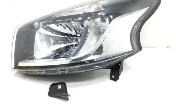 Renault Trafic III (X82) Headlight/headlamp 260600500R