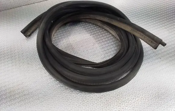Opel Movano B Trunk rubber seal (body) 