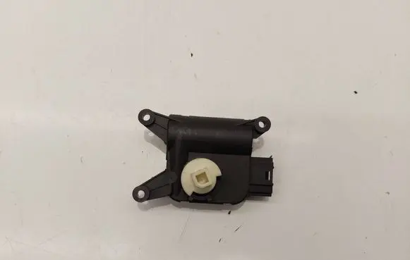 Audi A3 S3 8P Air flap motor/actuator 0132801338 1K1907511G 983382ZE