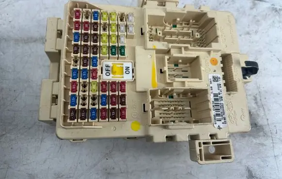 Hyundai Tucson TL Fuse module 91950D3610 HD3G0452 TL3610170529
