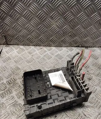 Volkswagen Caddy Fuse box set 1k0937125d