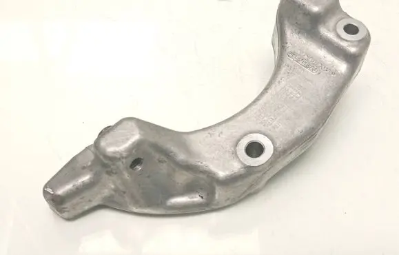 Volvo V40 A/C compressor mount bracket 31401869