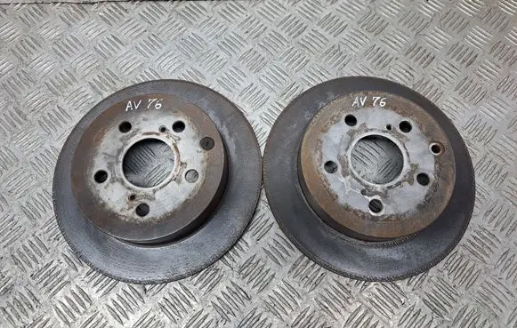 Toyota Avensis T250 Rear brake disc 4243105050