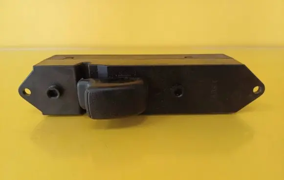 Mitsubishi Lancer Electric window control switch MR194820