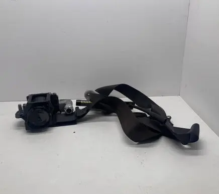 Ford Fusion II Front seatbelt 
