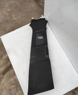 Volvo XC90 (B) pillar trim (top) 31363579