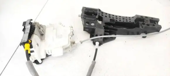 Audi A1 Front door lock 8J1837016F