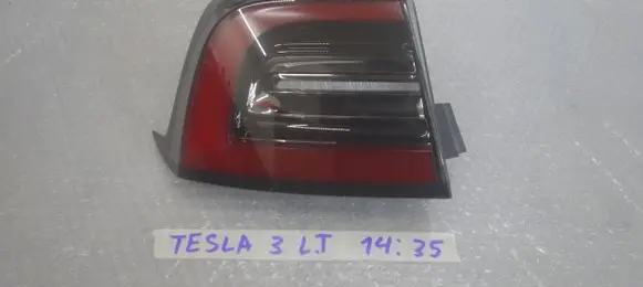 Tesla Model 3 Rear/tail lights