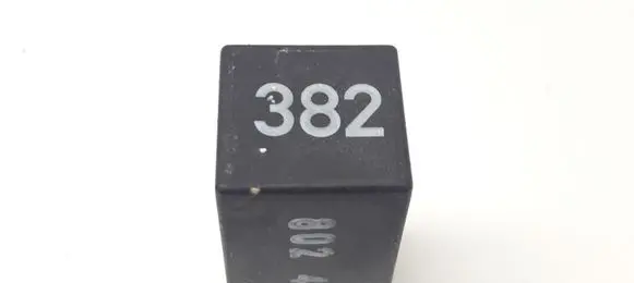 Audi A4 S4 B5 8D Other relay 4D0907131