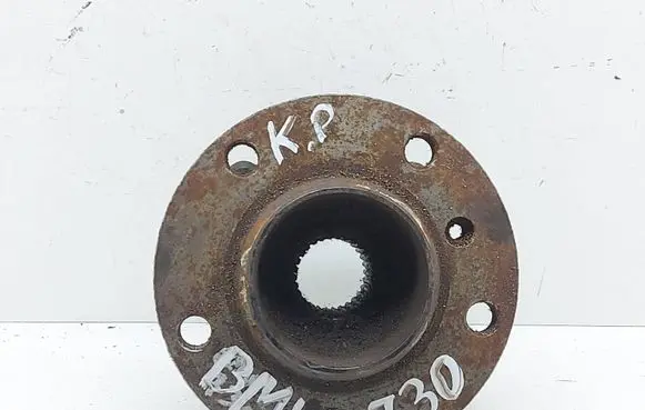 BMW 7 E65 E66 Front wheel hub