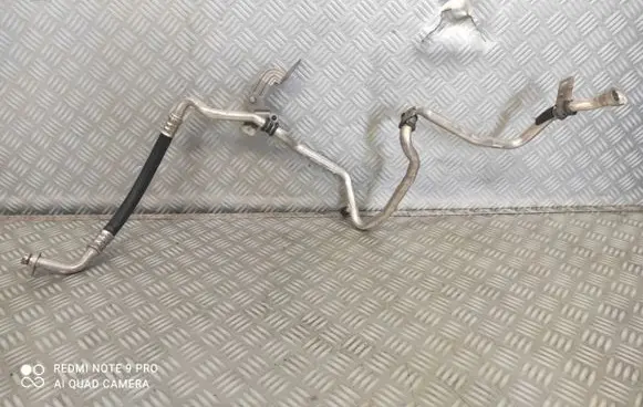 Opel Vivaro Air conditioning (A/C) pipe/hose 924807649R