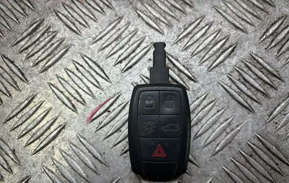 Volvo V50 Ignition key/card 