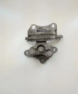 Alfa Romeo Giulietta Engine mount bracket 51838159