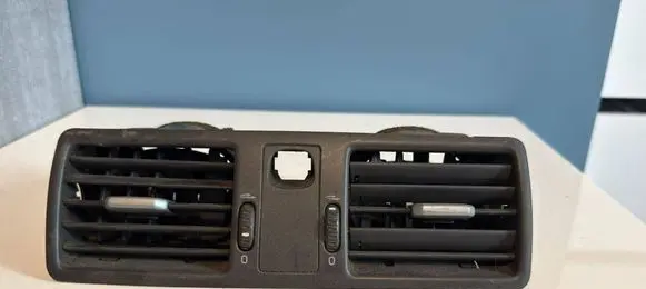 Volvo XC90 Dash center air vent grill 3409400