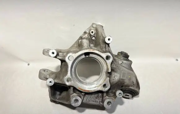 BMW X5 G05 Rear wheel hub 6876653