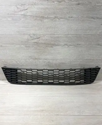 Skoda Octavia Mk2 (1Z) Front bumper lower grill 5E0853677B 320010111484 4841000100