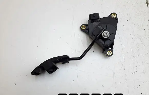 Nissan Qashqai Accelerator throttle pedal 2347b