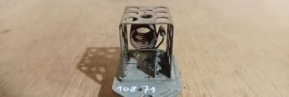 Peugeot 406 Coolant fan relay 9641212580