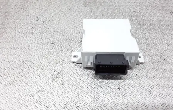 Toyota Avensis T250 Window wiper relay 150696