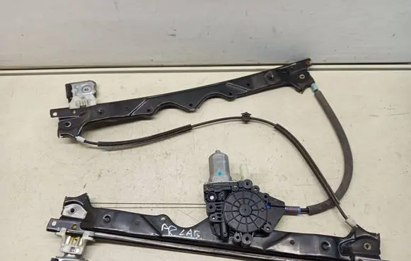 Jeep Grand Cherokee (WK) Front door window regulator with motor 55394226AD A1105B