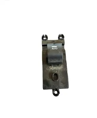 Hyundai i40 Electric window control switch 935803Z000 39R5201000