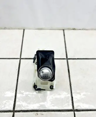 Toyota RAV 4 (XA40) Gear shifter/selector 