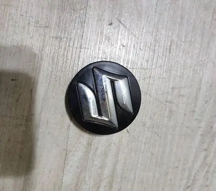 Suzuki Vitara (LY) Original wheel cap 4325251K10