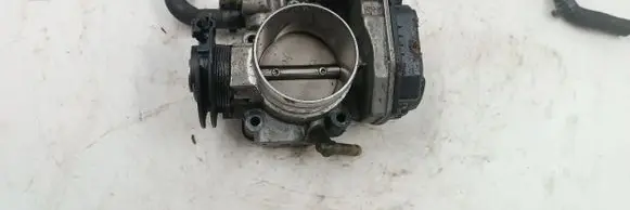 Volkswagen Golf IV Throttle valve