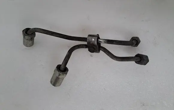 Fuel injector supply line/pipe