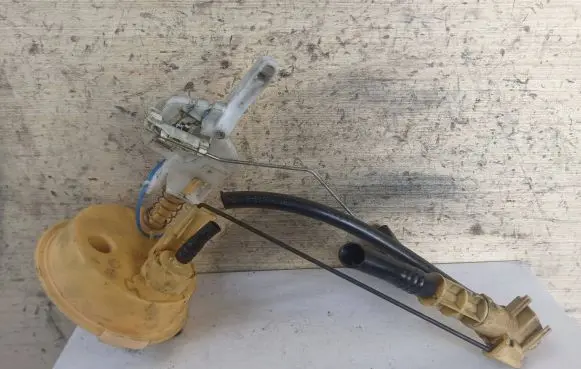 BMW 3 E46 Fuel level sensor 6752054 221824065006