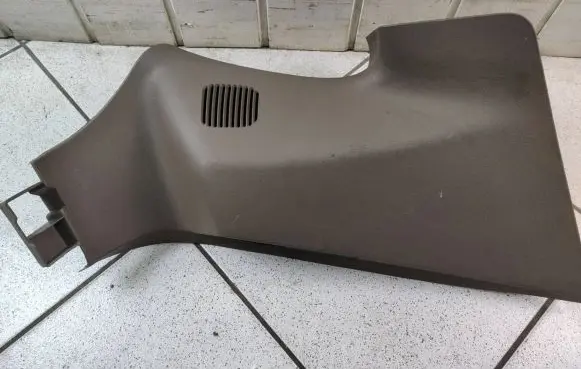 Chrysler Town u0026 Country V (C) pillar trim 0ZR15HL5AI