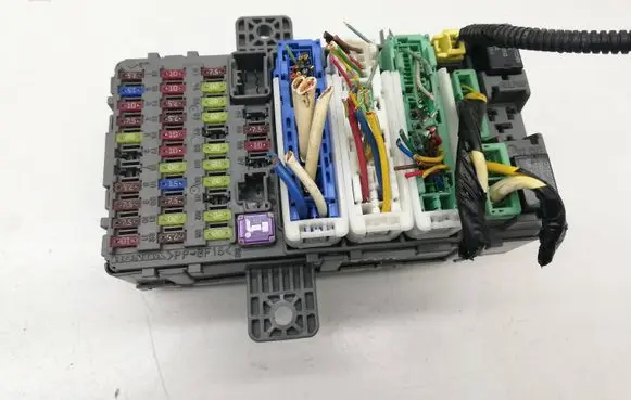 Honda Civic Fuse module 37842rn