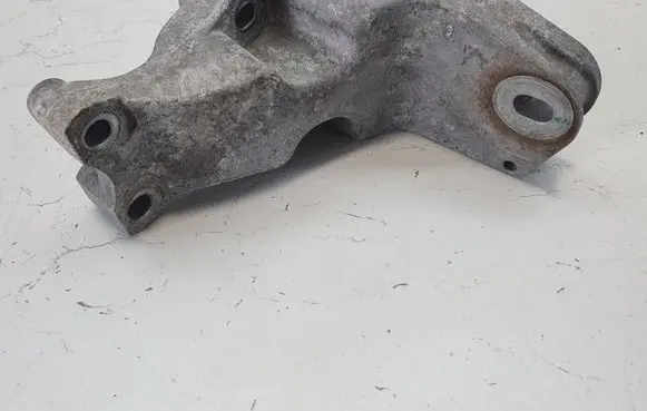 Ford Mustang VI Engine mounting bracket X5303A