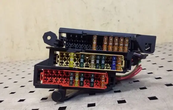 Audi Q5 SQ5 Fuse module 8K0941824 8K2971845A