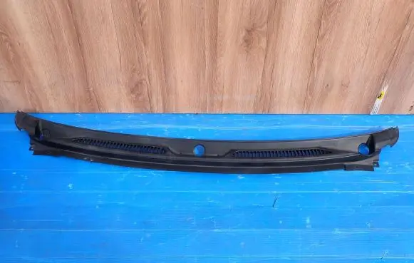 Suzuki Grand Vitara I Wiper trim