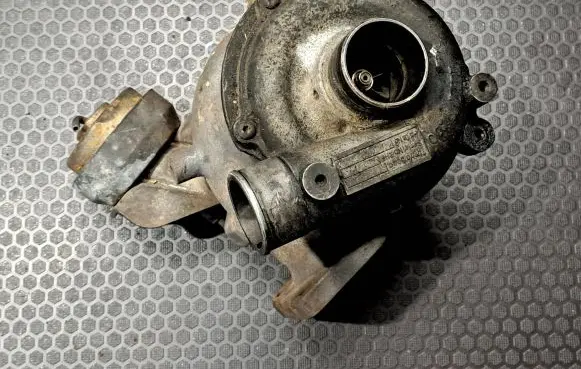 Mazda 6 Turbo VJ320303 4V05867D