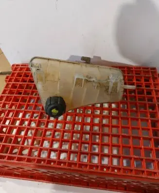 Renault Kangoo II Coolant expansion tank/reservoir 8200455786