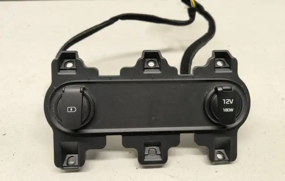 Hyundai Kona I USB socket connector 84639K4510